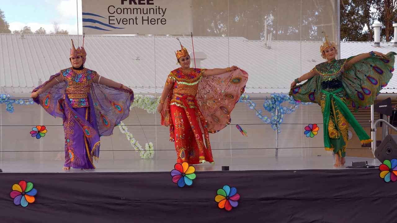 Indonesian Dance Selendang Sutra Cockburn Cultural Fair